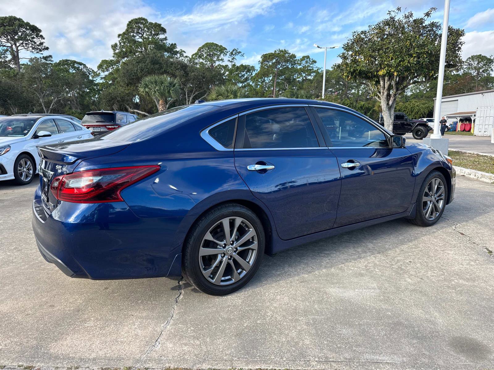 Used 2018 Nissan Altima 2.5 SR w/ SR Special Edition image 3