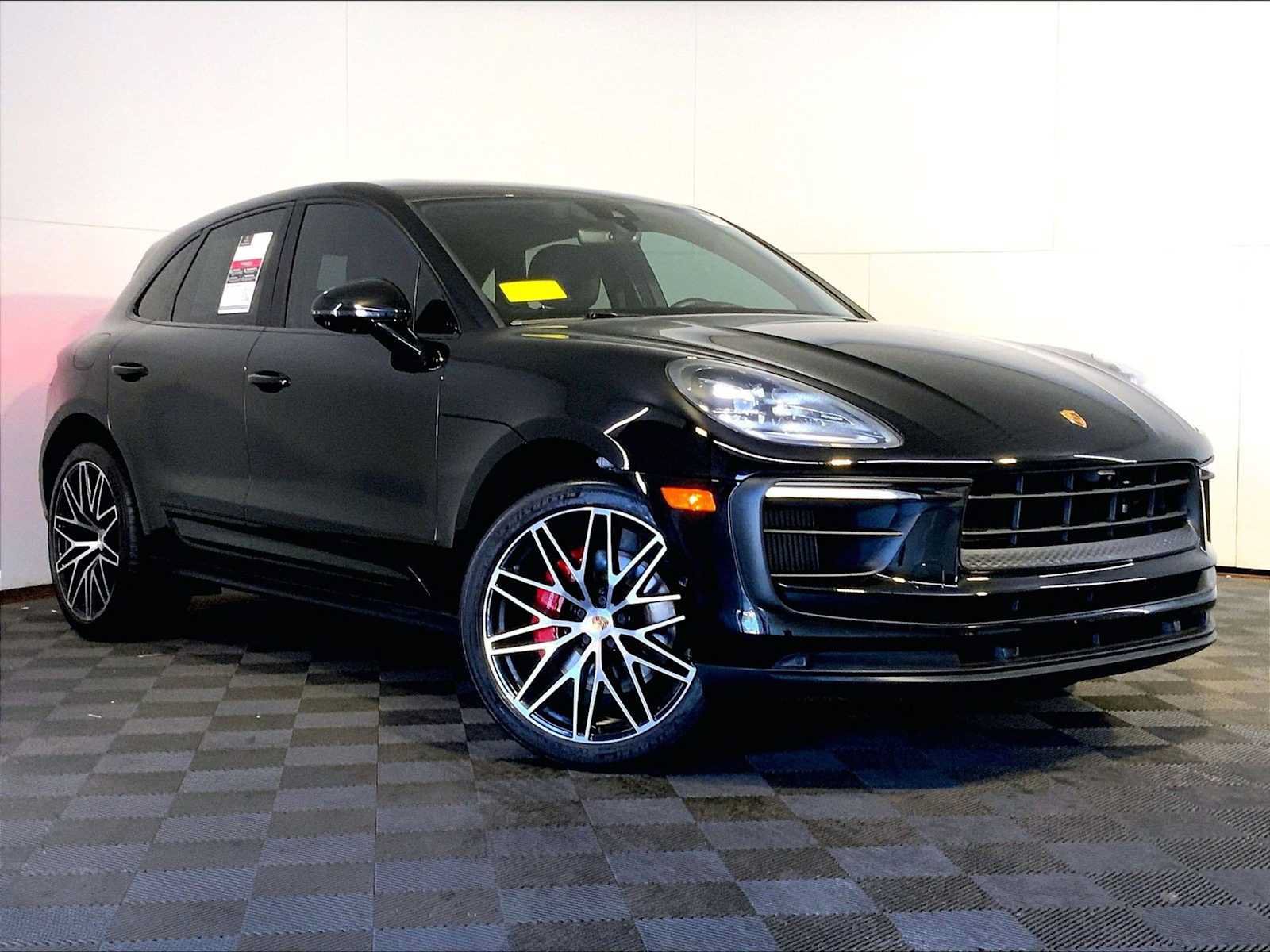 Certified 2022 Porsche Macan S AWD/4WD image 9
