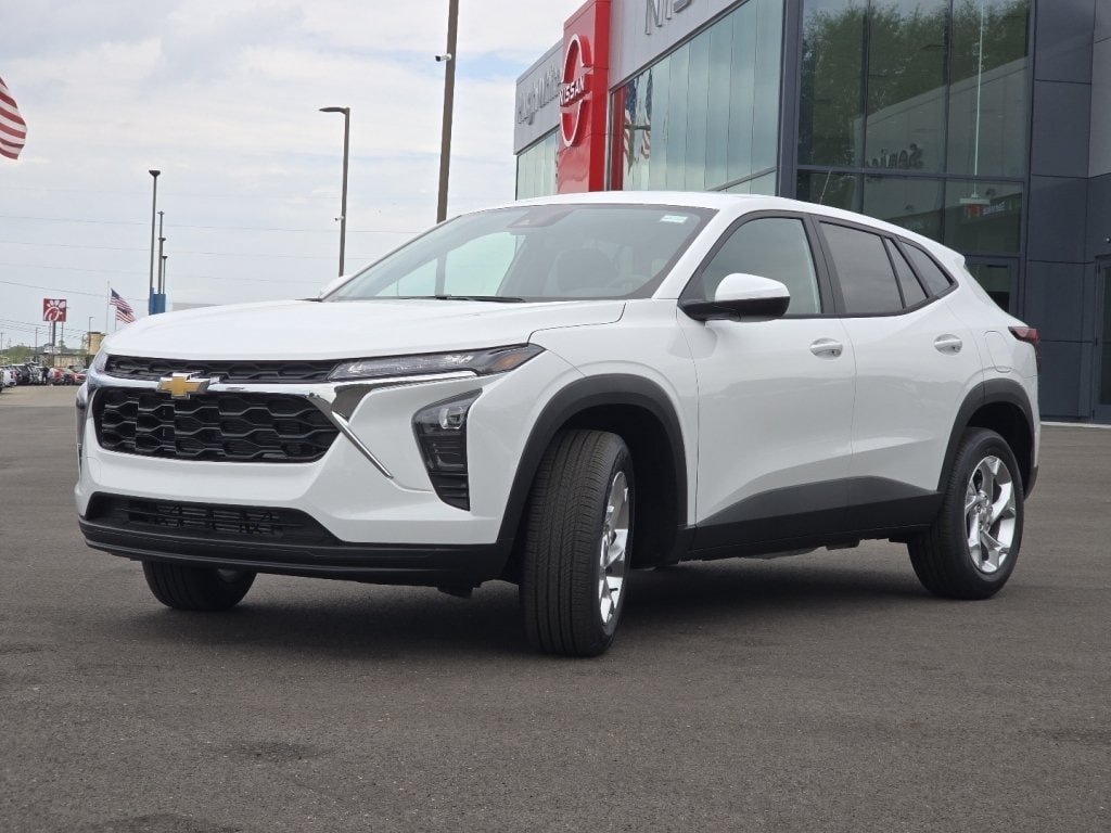 New 2026 Chevrolet Trax LS w/ LS Convenience Package FWD image 8