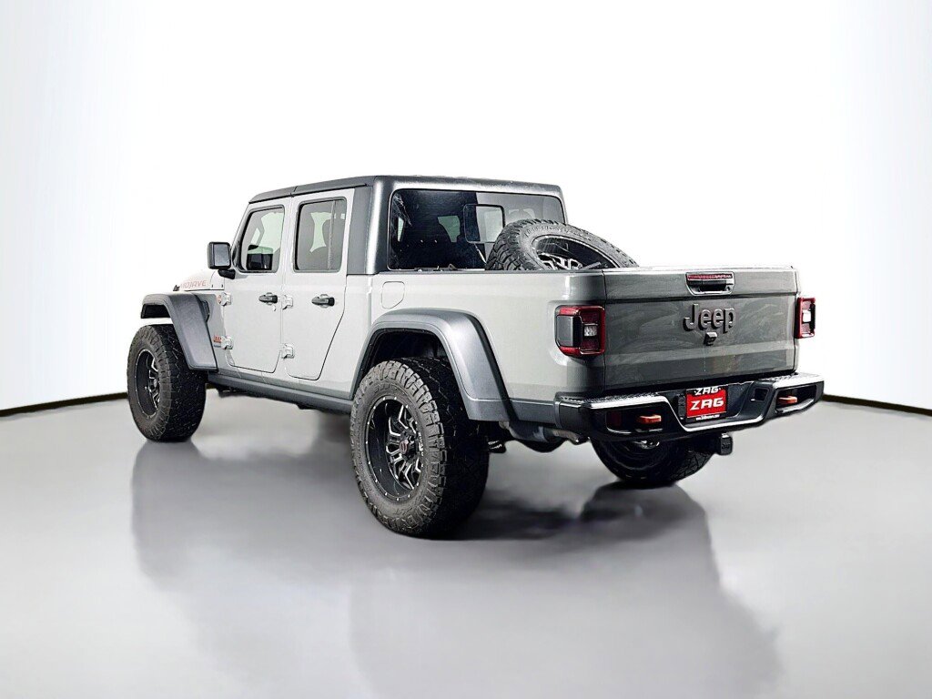 Used 2020 Jeep Gladiator Mojave AWD/4WD image 3