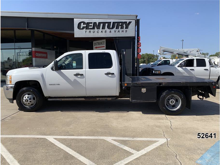 Used 2013 Chevrolet Silverado 3500 W/T w/ Skid Plate Package AWD/4WD image 4
