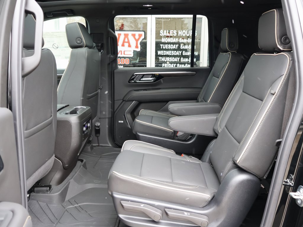 New 2025 Chevrolet Suburban Premier w/ Sun And Tow Package image 28