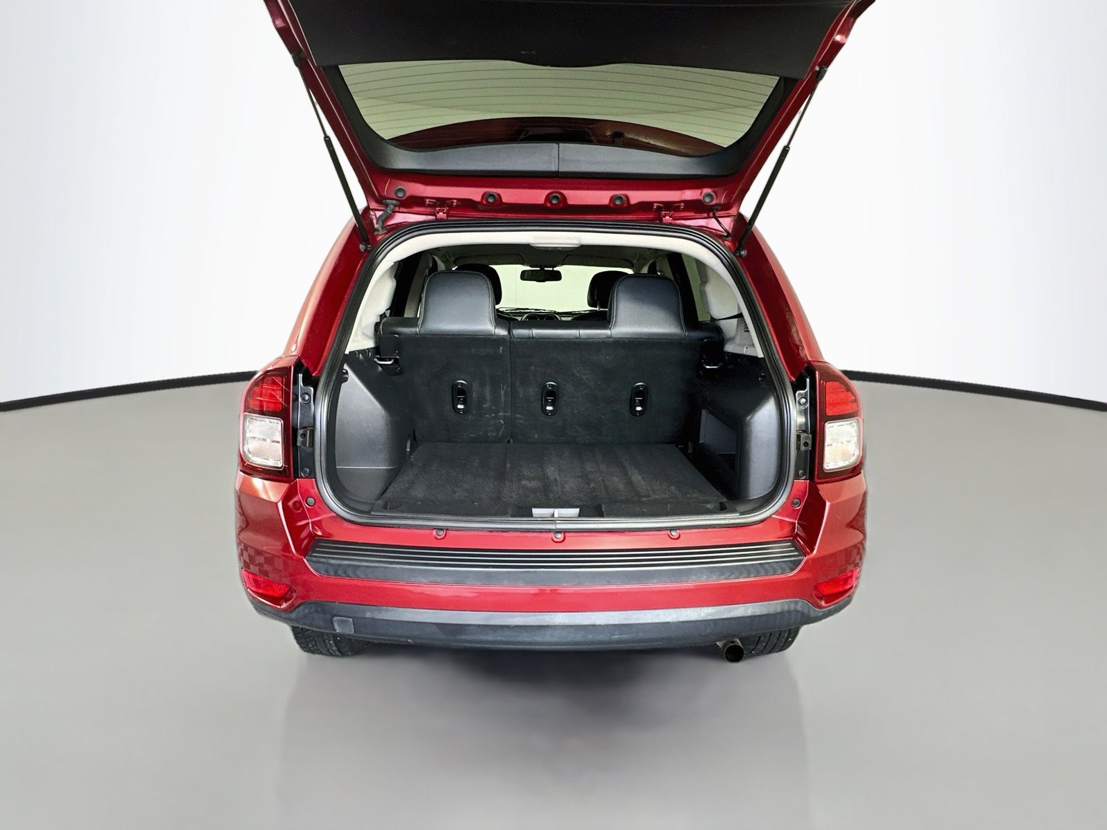 Used 2017 Jeep Compass Latitude FWD image 22