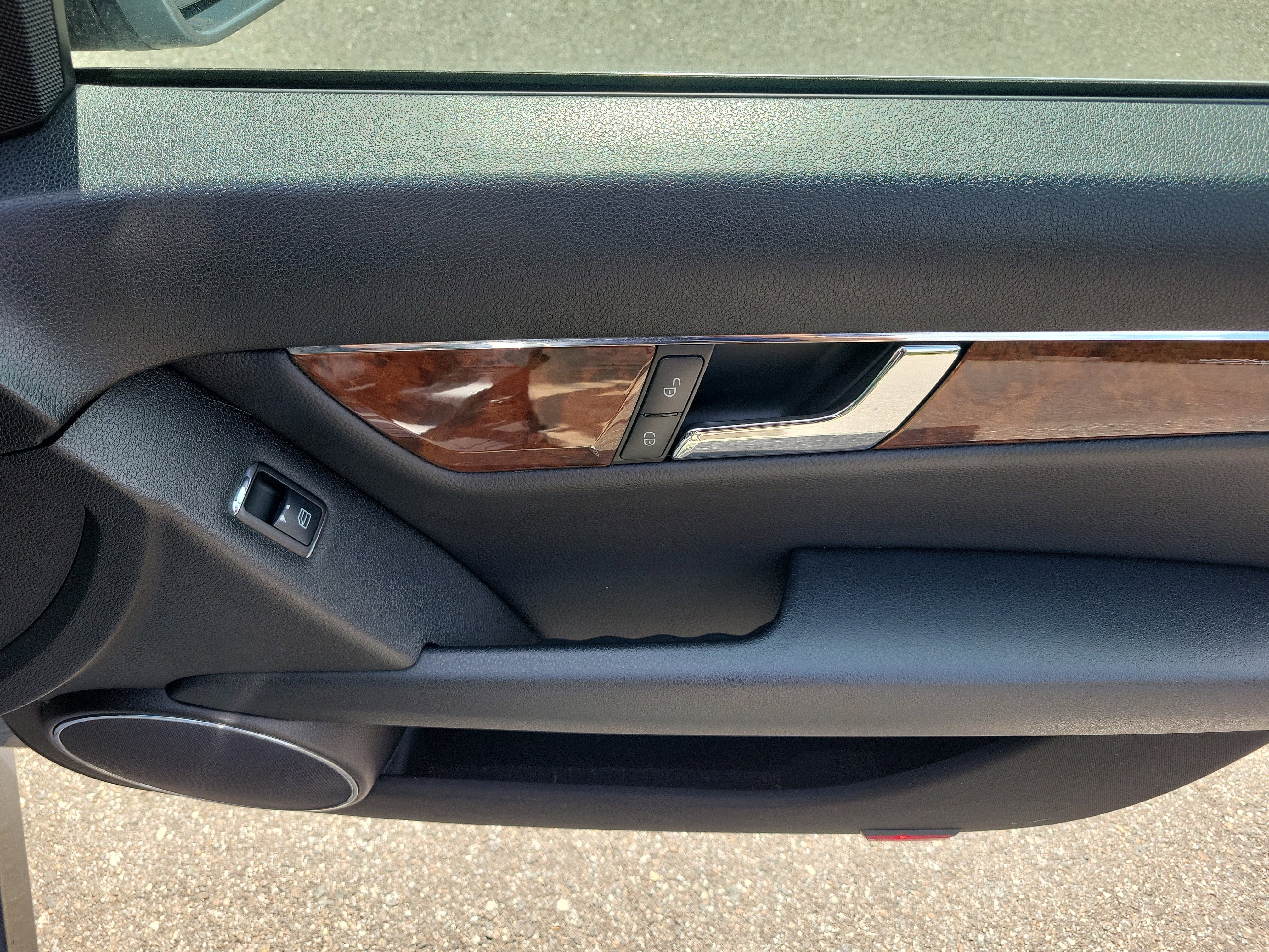 Used 2010 Mercedes-Benz C 300 Sedan image 10