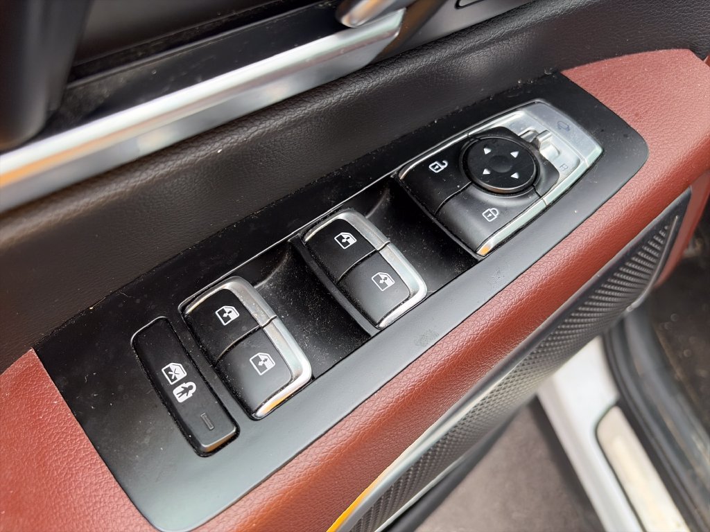 Used 2024 Kia Telluride SX Prestige AWD/4WD image 23