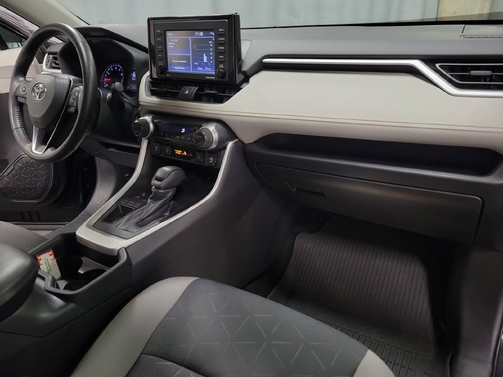 Used 2021 Toyota RAV4 XLE w/ XLE Grade Weather Package FWD image 34