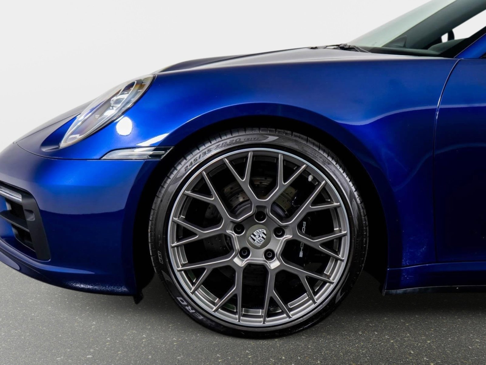 Used 2024 Porsche 911 Carrera 4S w/ Sport Package image 9