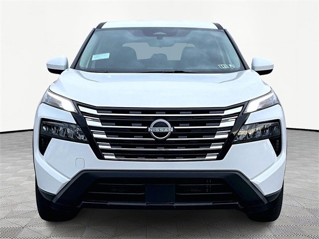 Used 2025 Nissan Rogue SV image 2