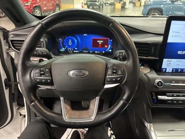 Used 2020 Ford Explorer Platinum w/ Premium Technology Package AWD/4WD image 31