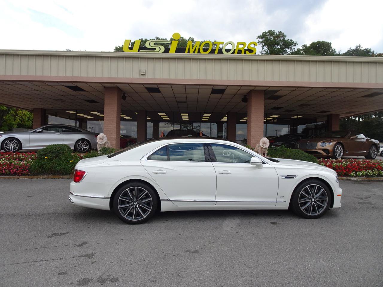 Used 2021 Bentley Flying Spur V8 AWD/4WD image 33