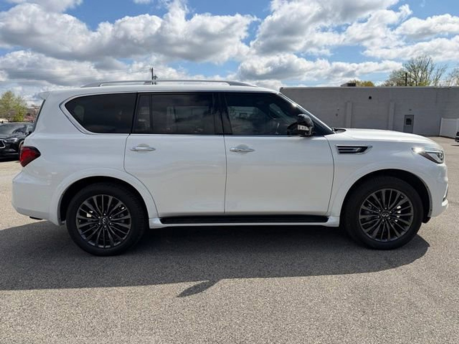 Certified 2024 INFINITI QX80 Sensory image 8