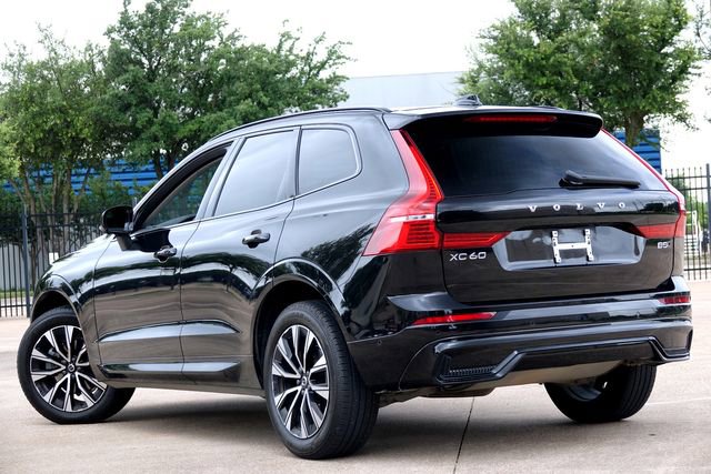 Used 2023 Volvo XC60 B5 Plus image 19