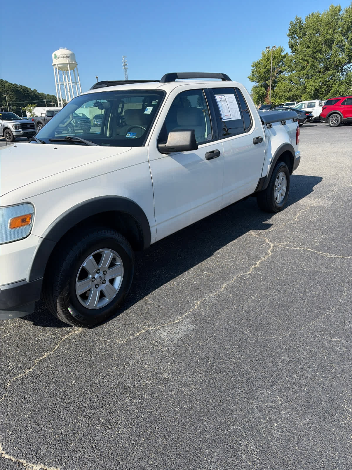 Used 2008 Ford Explorer Sport Trac XLT RWD image 4