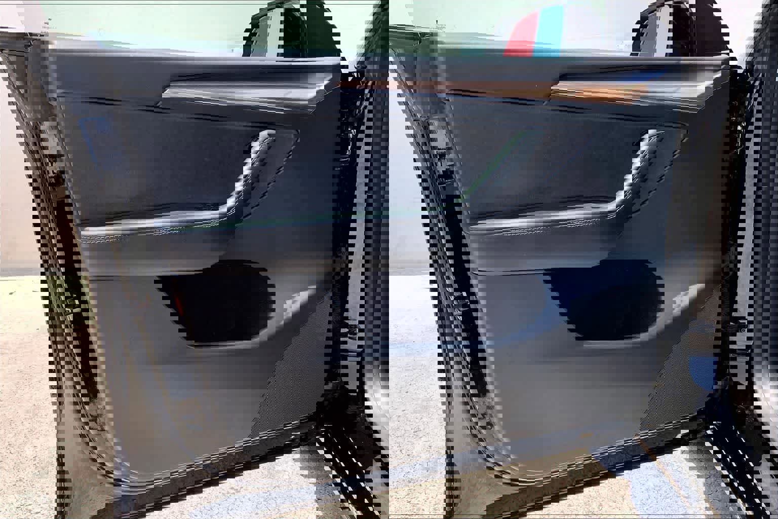 Used 2023 Tesla Model Y Performance image 28