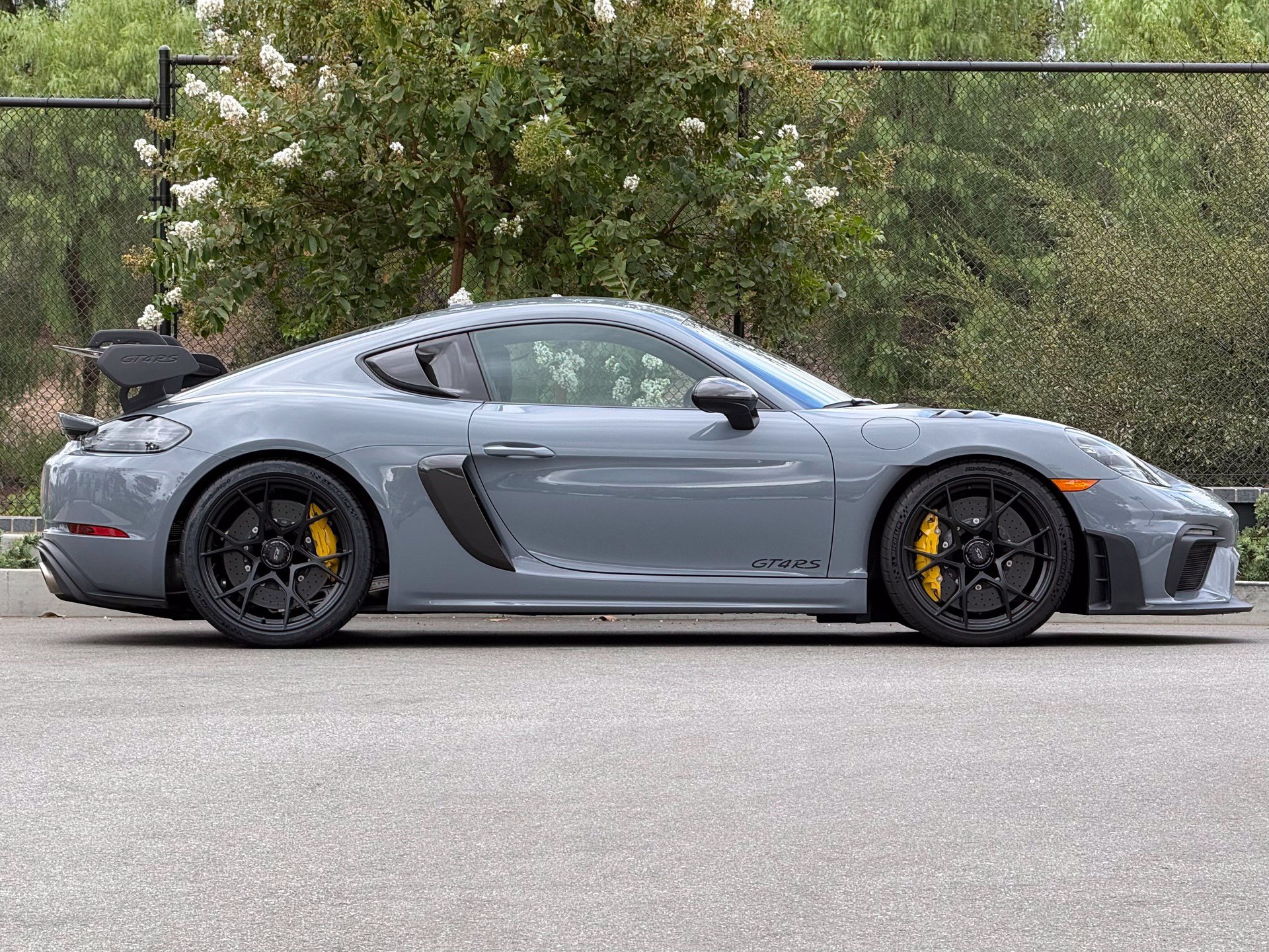 Certified 2024 Porsche 718 Cayman GT4 RS RWD image 8