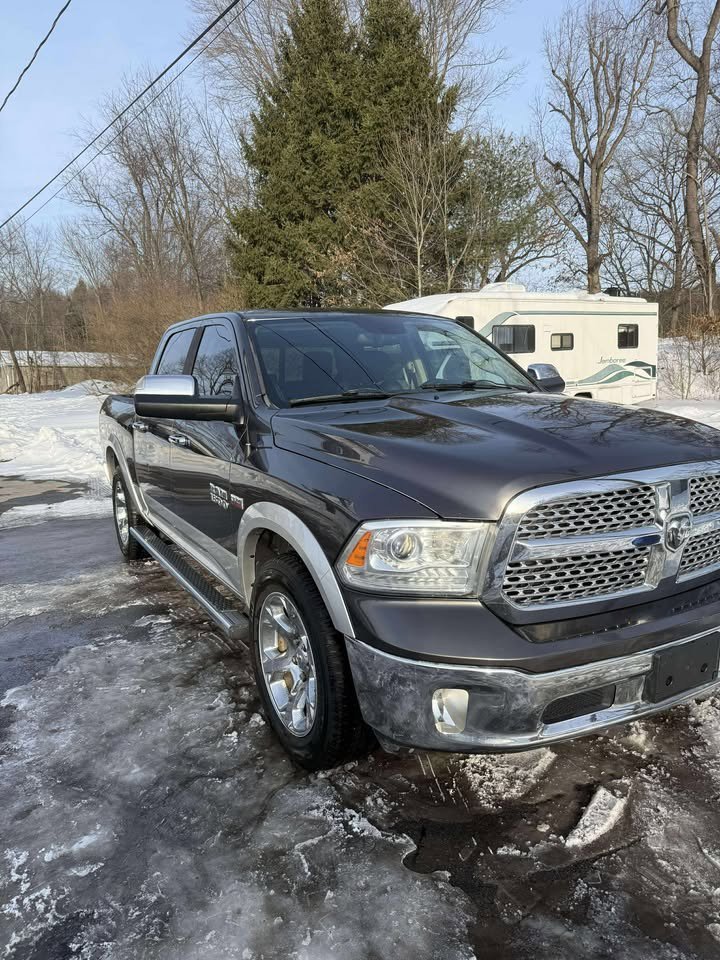 Used 2014 RAM 1500 Laramie w/ Convenience Group AWD/4WD image 3