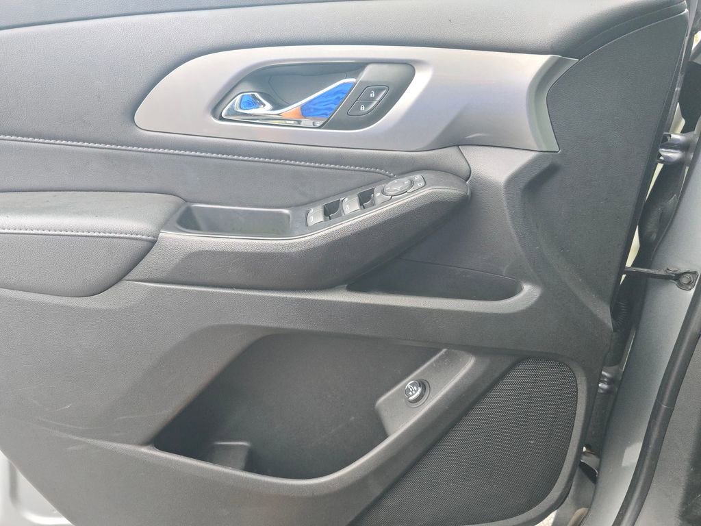 Certified 2023 Chevrolet Traverse LT FWD image 27