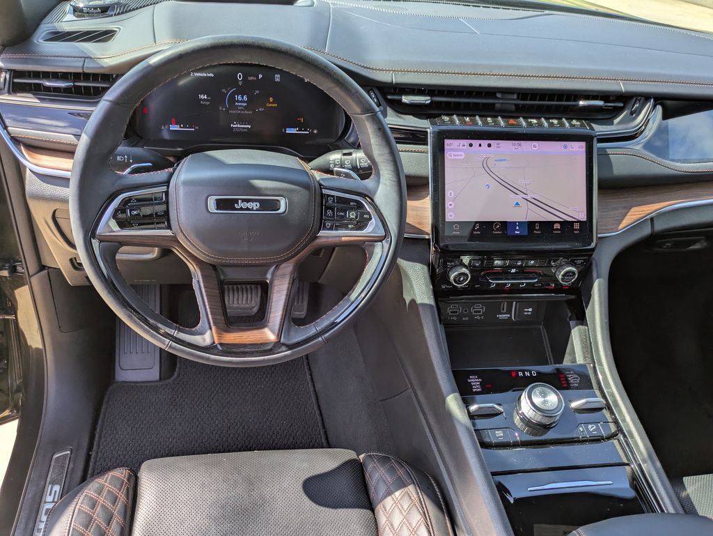 Used 2024 Jeep Grand Cherokee Summit w/ Adv Protech Group IV AWD/4WD image 11