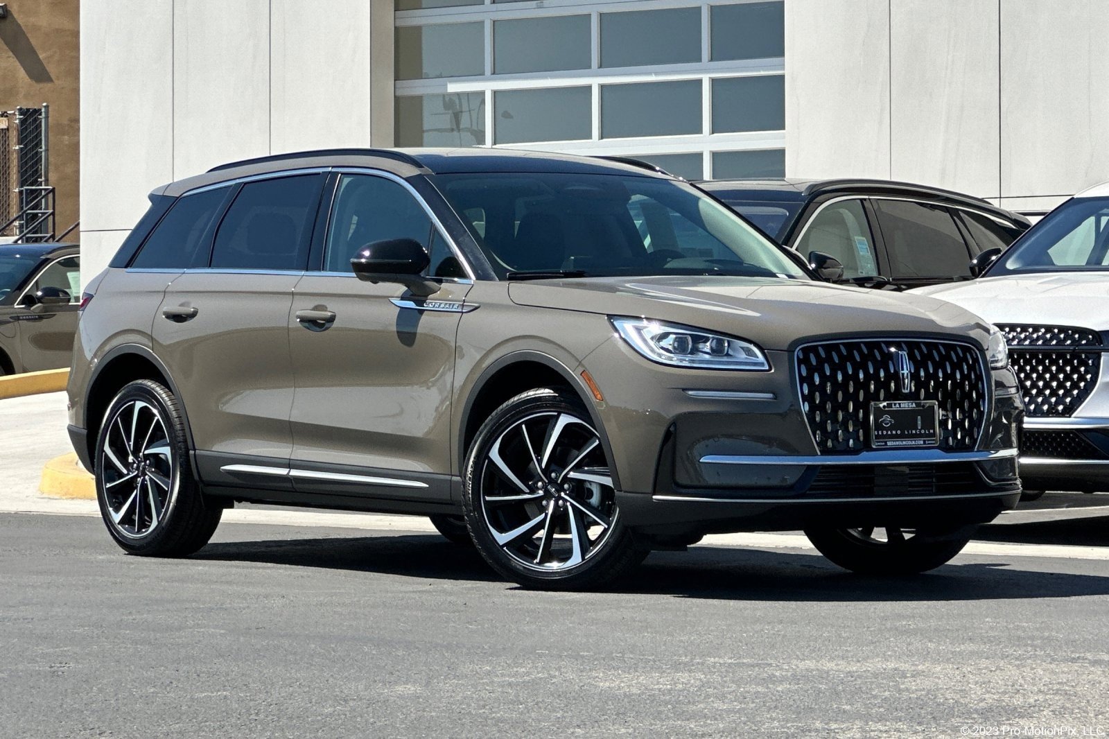 New 2025 Lincoln Corsair Reserve w/ Equipment Group 202A