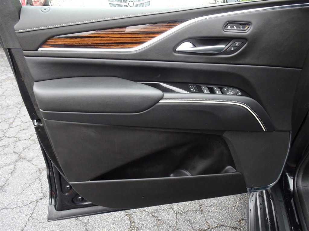 Certified 2022 Cadillac Escalade ESV Premium Luxury image 13