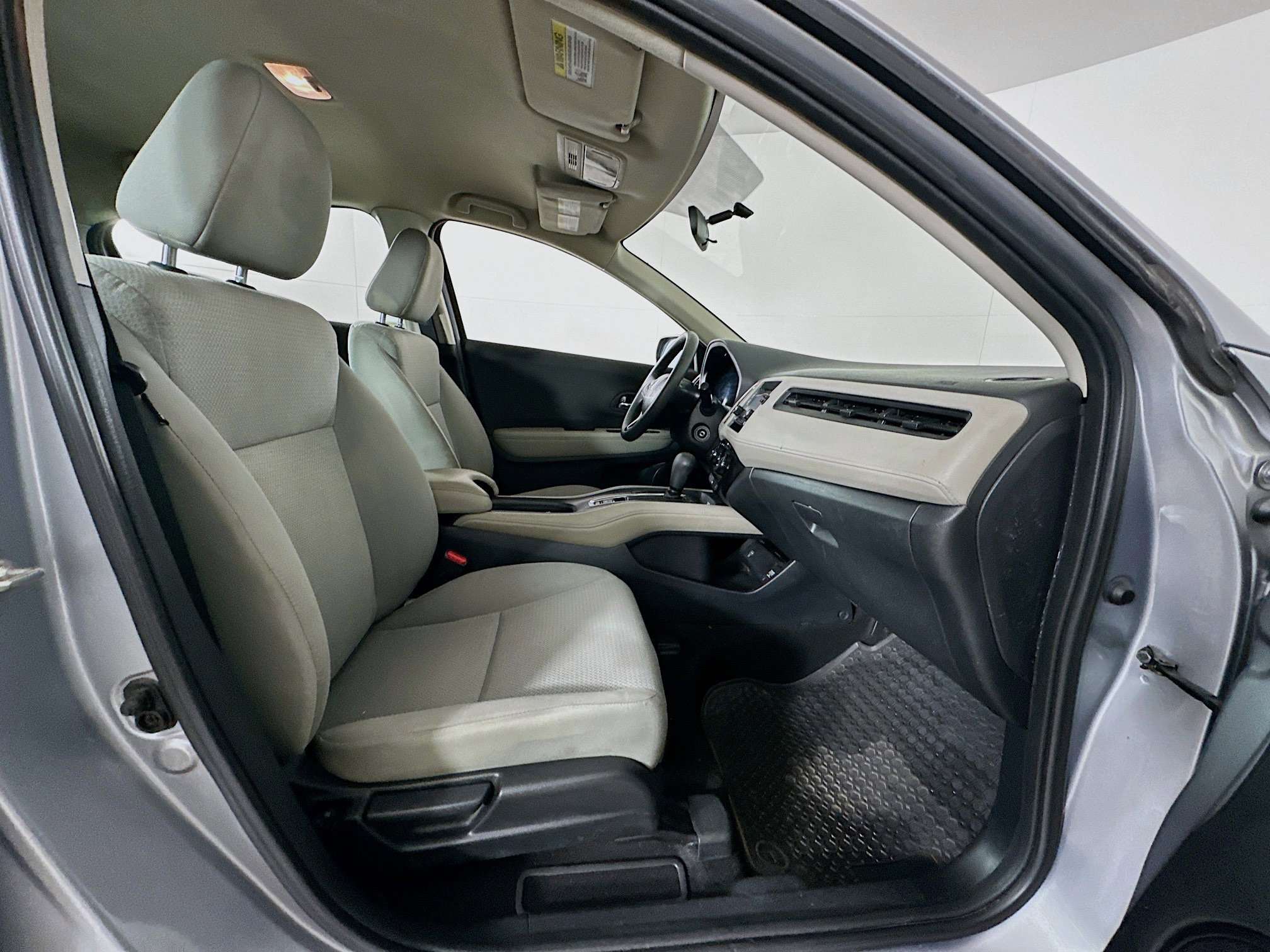 Used 2019 Honda HR-V LX image 29