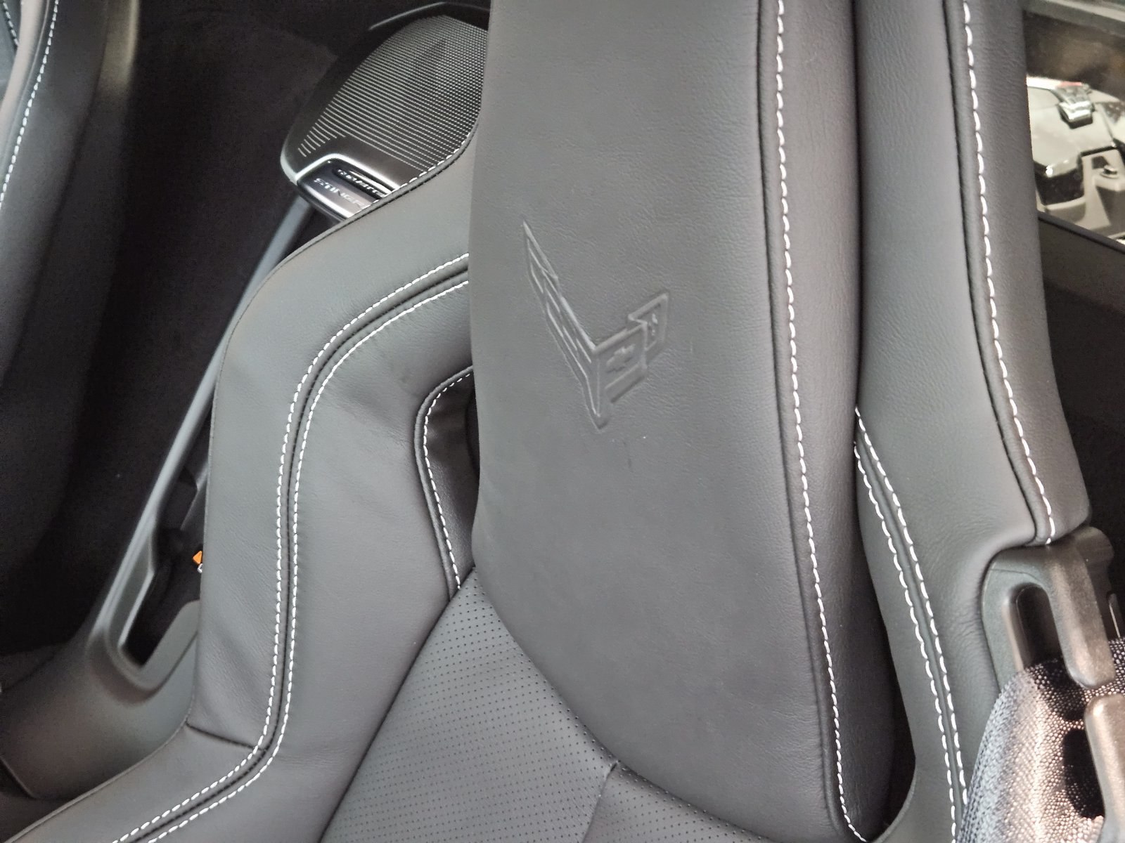 New 2027 Chevrolet Corvette Stingray Coupe w/ 2LT RWD image 15