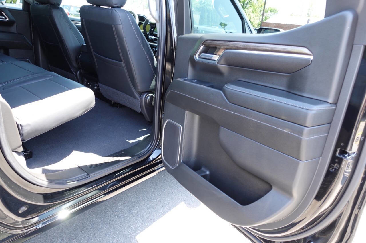 Used 2023 Chevrolet Silverado 1500 LT AWD/4WD image 27