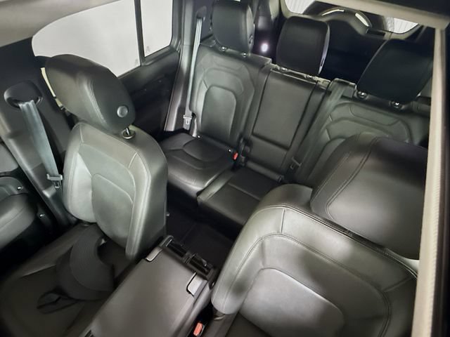 Used 2023 Land Rover Defender 110 SE AWD/4WD image 14