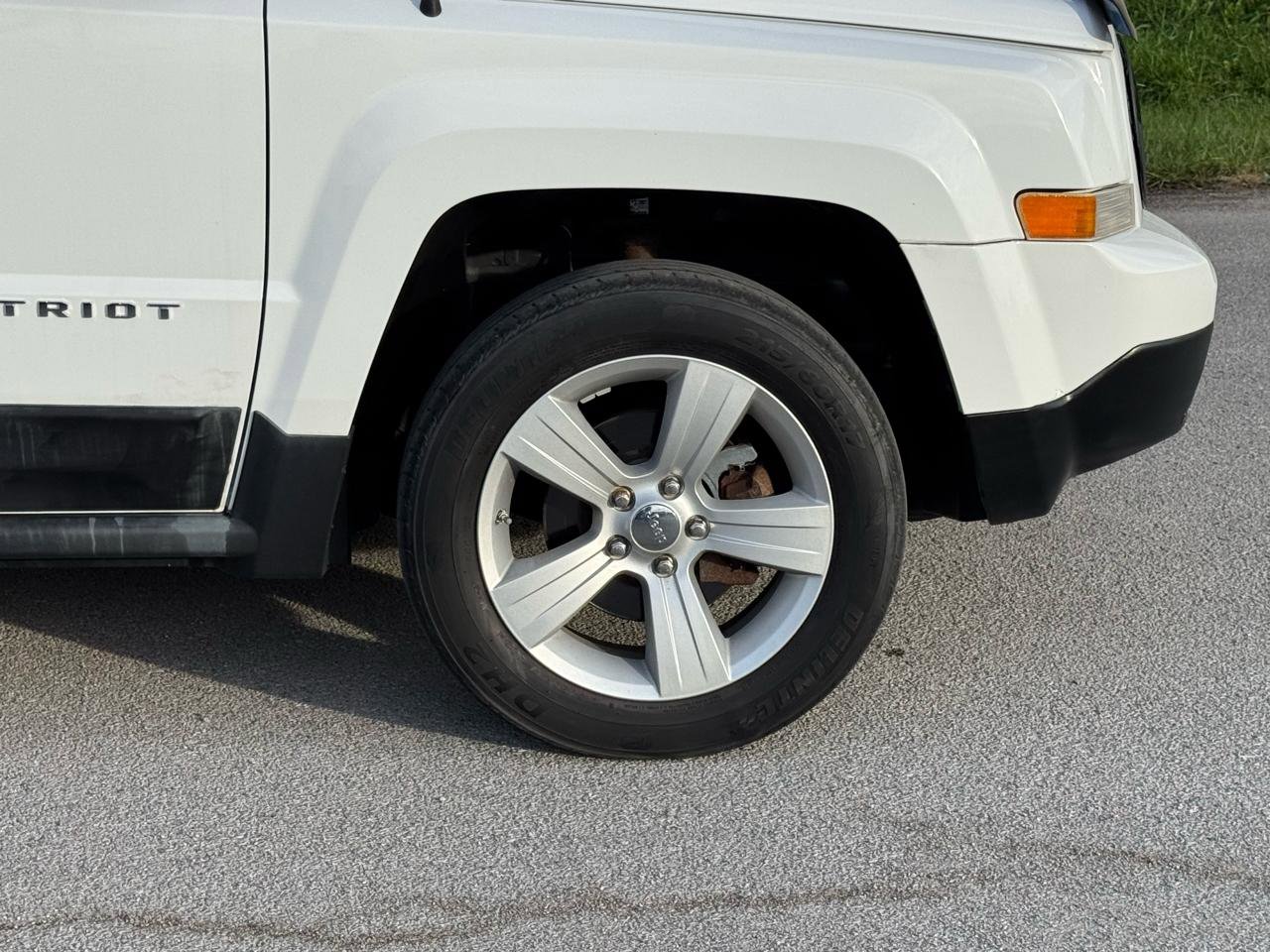 Used 2011 Jeep Patriot Latitude AWD/4WD image 3