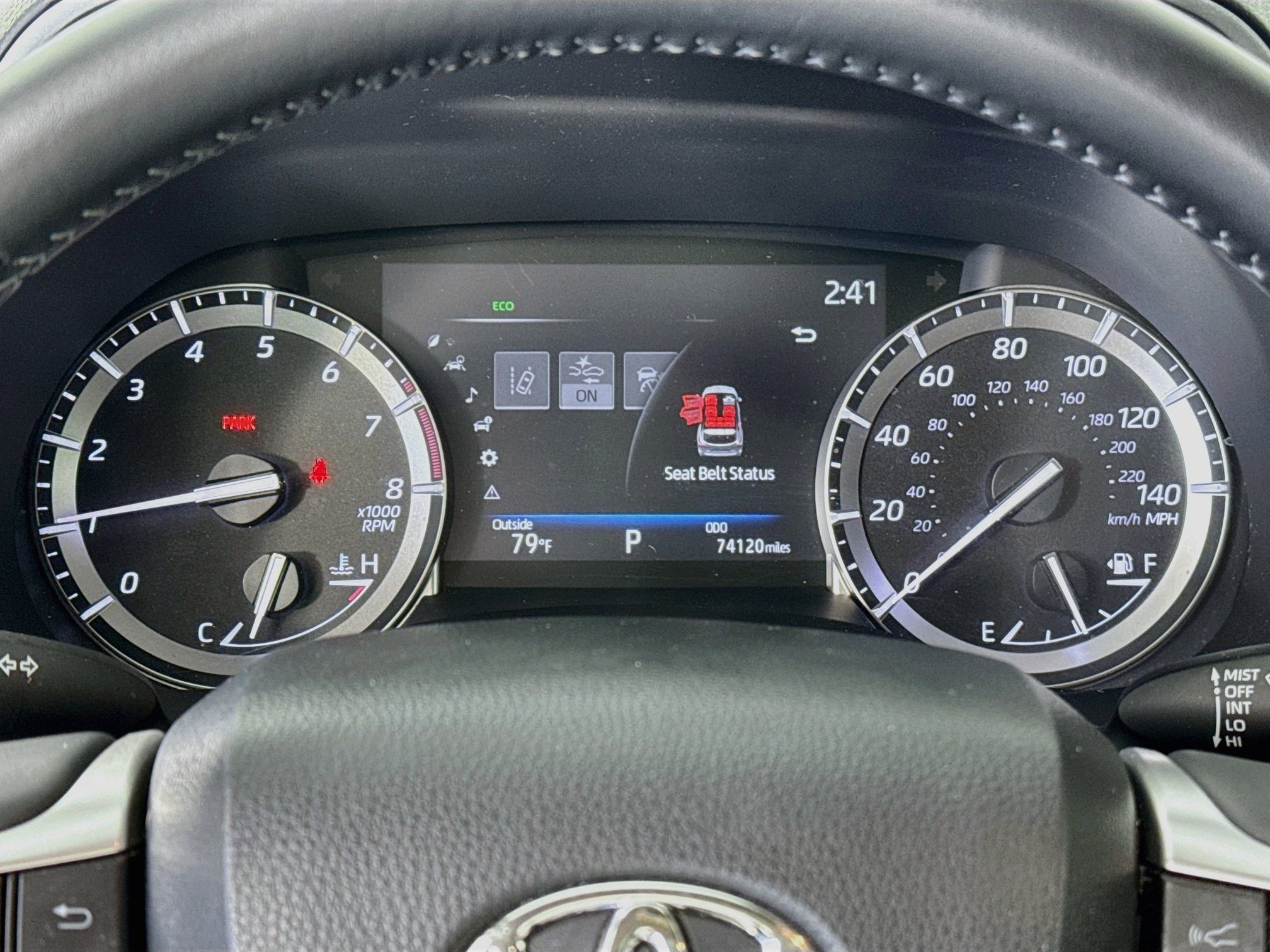 Used 2022 Toyota Highlander XLE AWD/4WD image 12