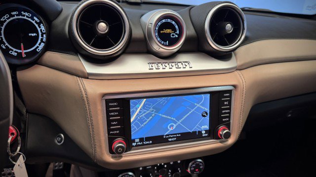 Used 2015 Ferrari California T RWD image 7