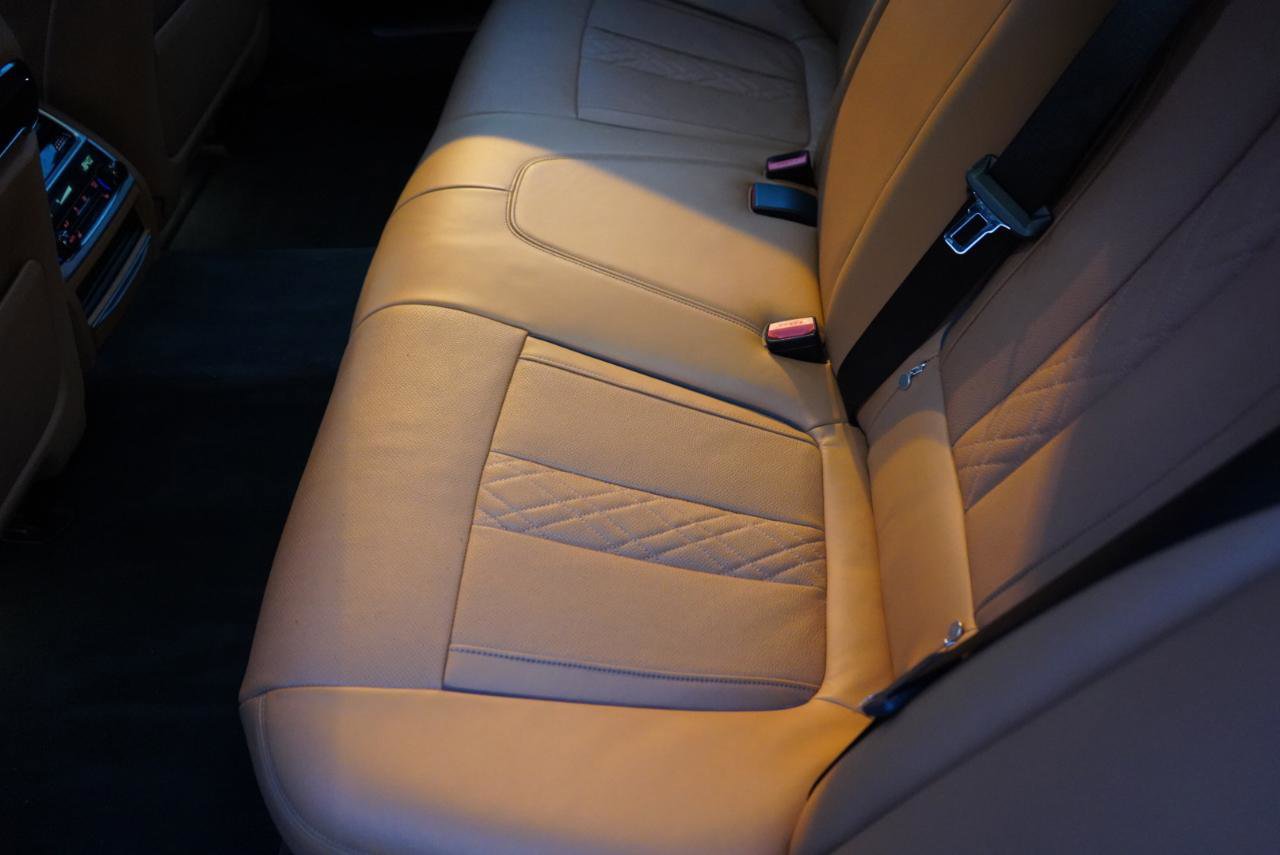 Used 2018 BMW 750i xDrive image 64