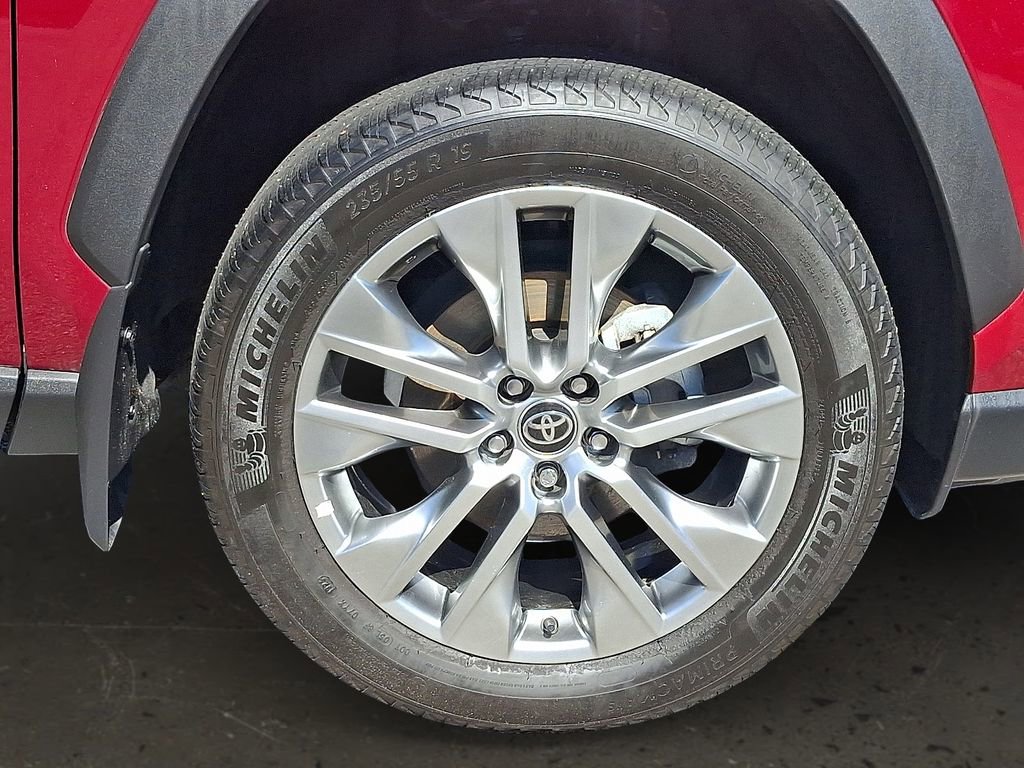 Used 2023 Toyota RAV4 XLE Premium AWD/4WD image 9
