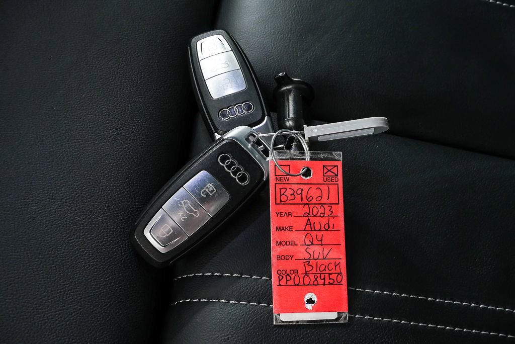 Certified 2023 Audi Q4 e-tron Prestige w/ Black Optic Package image 39