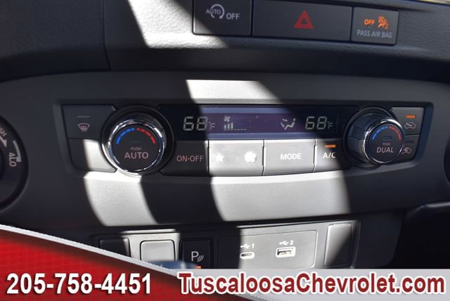 Used 2024 Nissan Frontier PRO-4X w/ Technology Package image 34