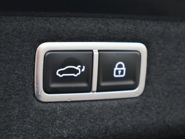 Used 2025 Genesis G70 3.3T Advanced w/ Sport Prestige Package image 7