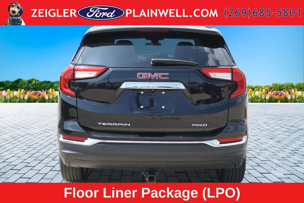 Used 2022 GMC Terrain SLT w/ Tech Package AWD/4WD image 4
