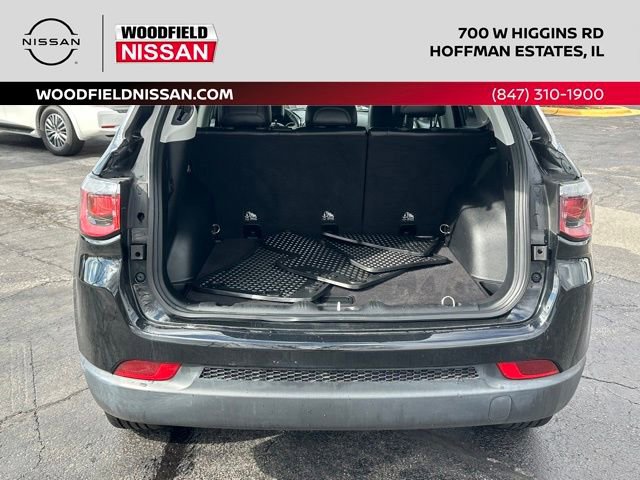 Used 2017 Jeep Compass Latitude w/ Popular Equipment Group image 18