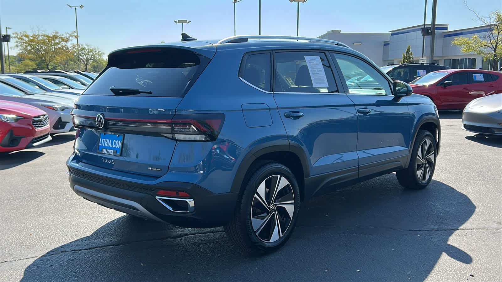 Used 2025 Volkswagen Taos SE AWD/4WD image 5