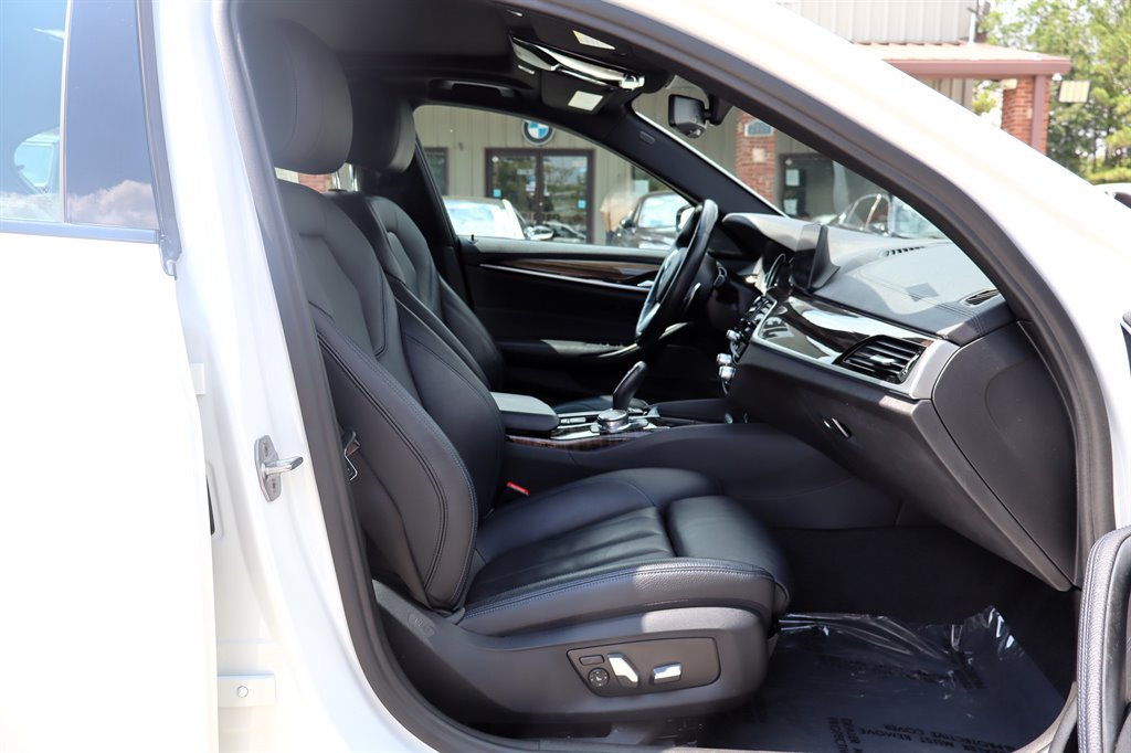 Used 2018 BMW 540i RWD image 23
