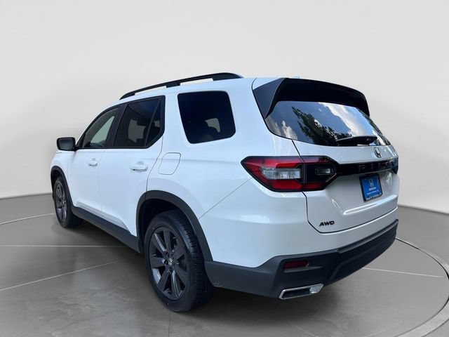 Certified 2025 Honda Pilot Sport image 5