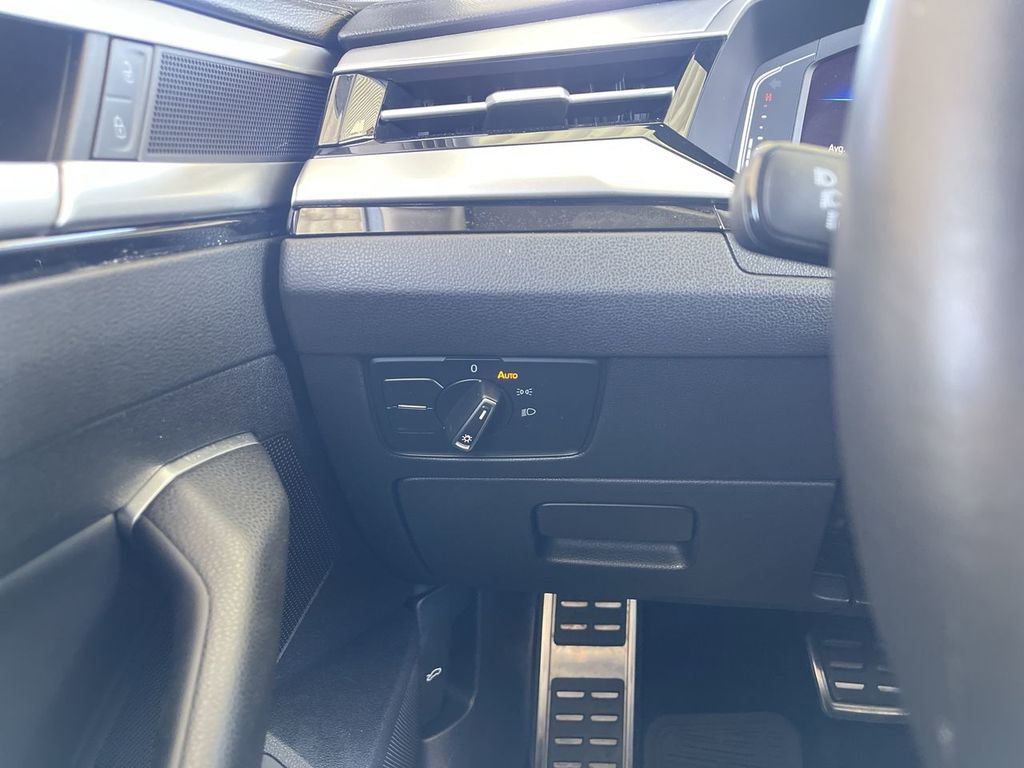 Used 2021 Volkswagen Arteon SE FWD image 17