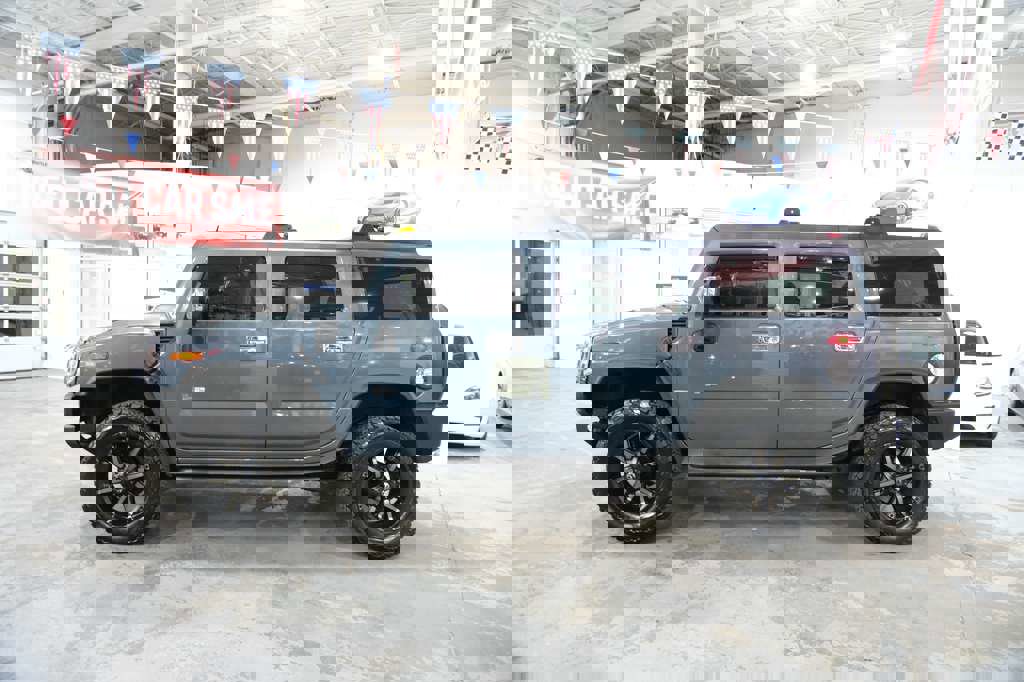 Used 2005 HUMMER H2 w/ Preferred Equipment Group image 6