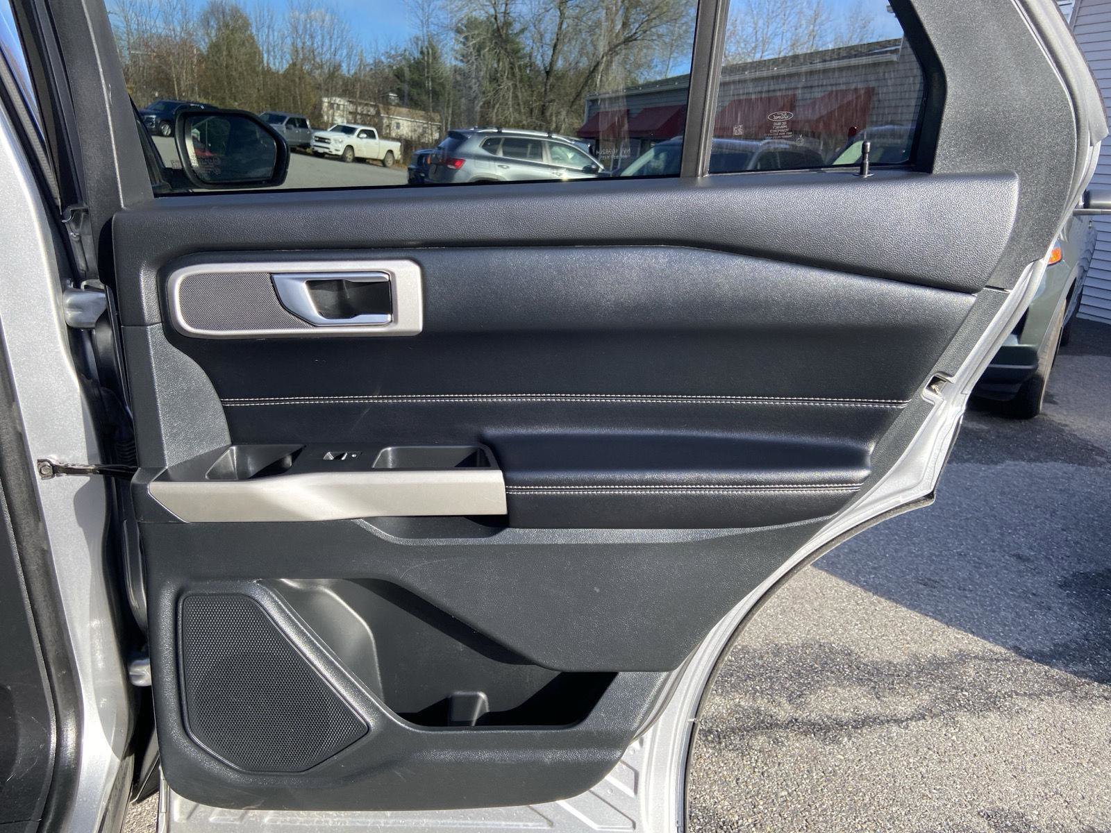 Used 2021 Ford Explorer XLT w/ Equipment Group 202A image 35