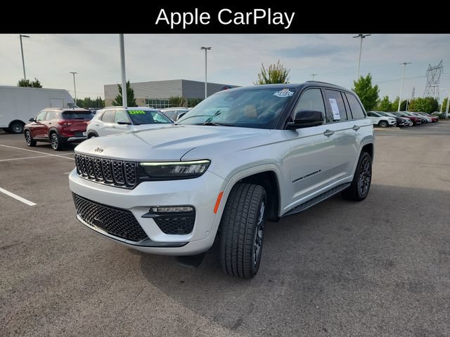 Used 2025 Jeep Grand Cherokee Summit AWD/4WD image 3