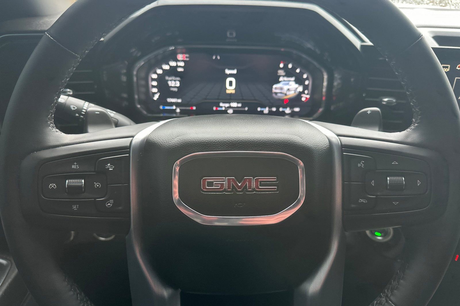 Used 2024 GMC Sierra 1500 SLT w/ SLT Premium Plus Package AWD/4WD image 30