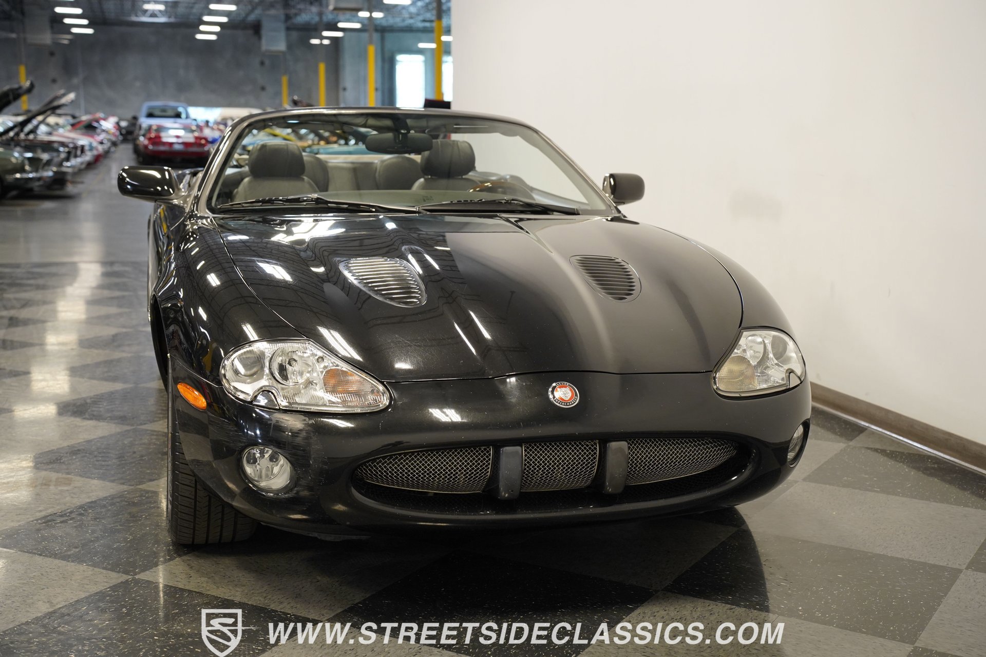 Used 2002 Jaguar XK8 Convertible image 17