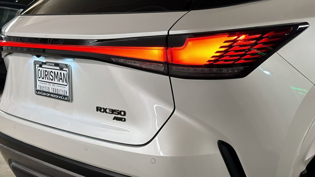 Certified 2025 Lexus RX 350 Premium w/ Accessory Package (A2) image 8