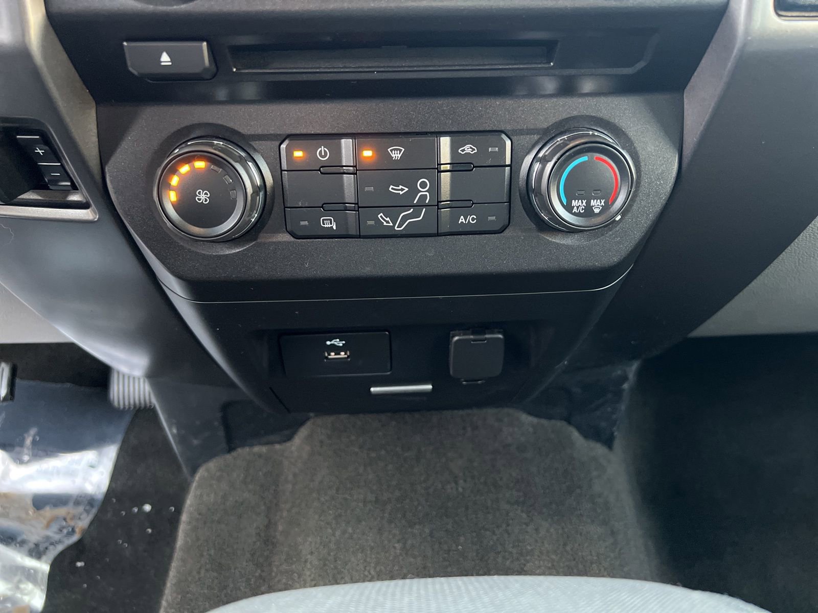 Used 2017 Ford F250 XLT w/ XLT Value Package image 25