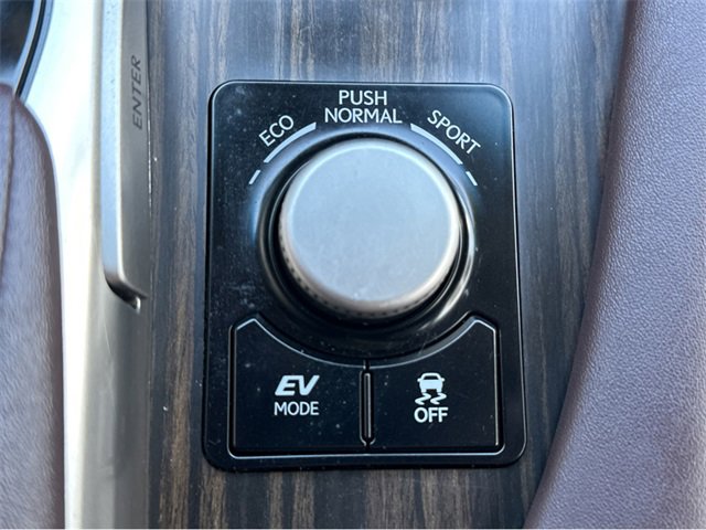 Used 2017 Lexus RX 450h AWD image 31